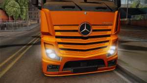 Mercedes-Benz Actros Mp4 4x2 v2.0 Steamspace for GTA San Andreas front light